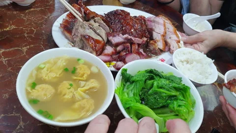 Hong Kong assorted bbq pork duck and crispy pork with vegetabe and wonton 動画素材 342338021