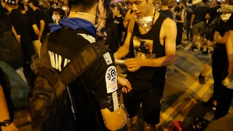 Hong Kong Mass Protest Preparing For Police 스톡 동영상 110913217