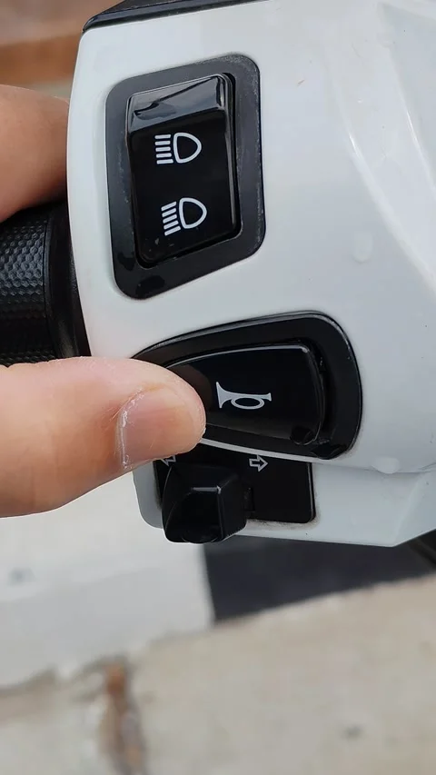 Honk the horn Stock Footage 330447187