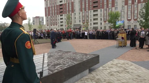 Honor guard at the war memorial. 4K. Stock-Footage 42416859