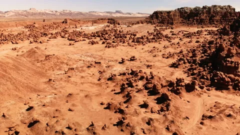 Hoodoos in Goblin Valley State Park, Utah, United States 库存影片 93323860