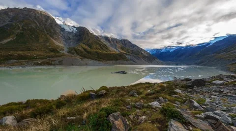 Hooker Glacier Lake, Mount Cook National Park, Time Lapse Pan Right Zoom In Video stock 63680980