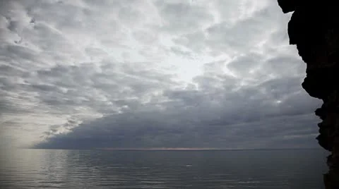 Horizon seashore timalapse with crazy sky ! Video stock 8962280