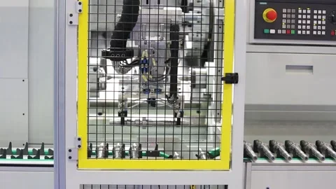 Horizontal CNC lathes with automatic tool exchange 库存影片 90104445