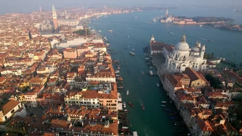 Horizontal drone filming of Venice in 4K resolution during the autumn season. Stock Footage 291403752