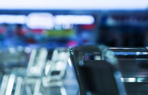 Horizontal empty cafe right aligned chair cold bokeh background Foto stock