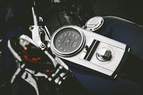 Horizontal high angle shot of a motorcycle speedometer during daytime 스톡 사진