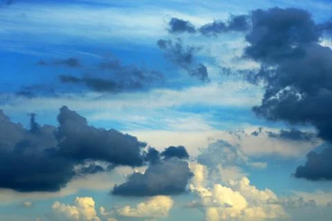 Horizontal nature image of a dramatic cloudy sky 스톡 사진