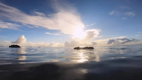 Horizontal pane low angle on top surface view of oceanic scene look out to pacif Stock Footage 253459833