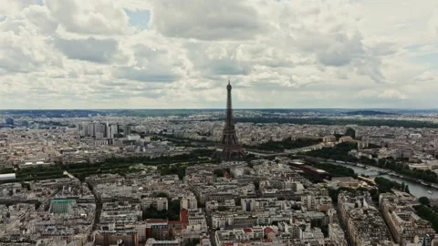 Horizontal panning from a drone, a general view of the historic center of Paris Stock Footage 205538544