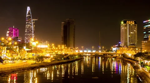 Horizontal panning view of the river in Ho Chi Minh City at night 스톡 동영상 62257147