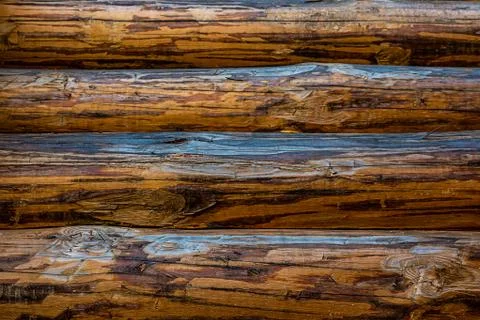 Horizontal parallel logs pine smooth weathered natural base rustic dark beige Stockfoto's