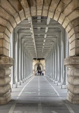 Horizontal perspective view of Stone columns and Steel beams of Steel bridge, Stock-Fotos