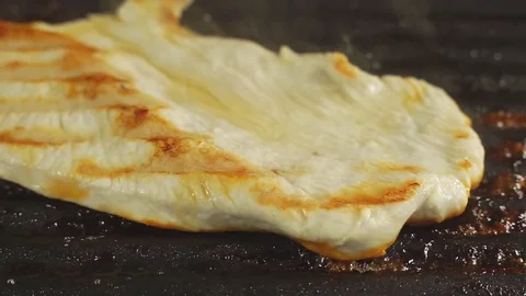 Horizontal shot of chicken on grill 스톡 동영상 78007000