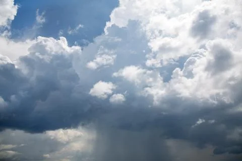 Horrible clouds in a thunderstorm on the ocean. Foto stock