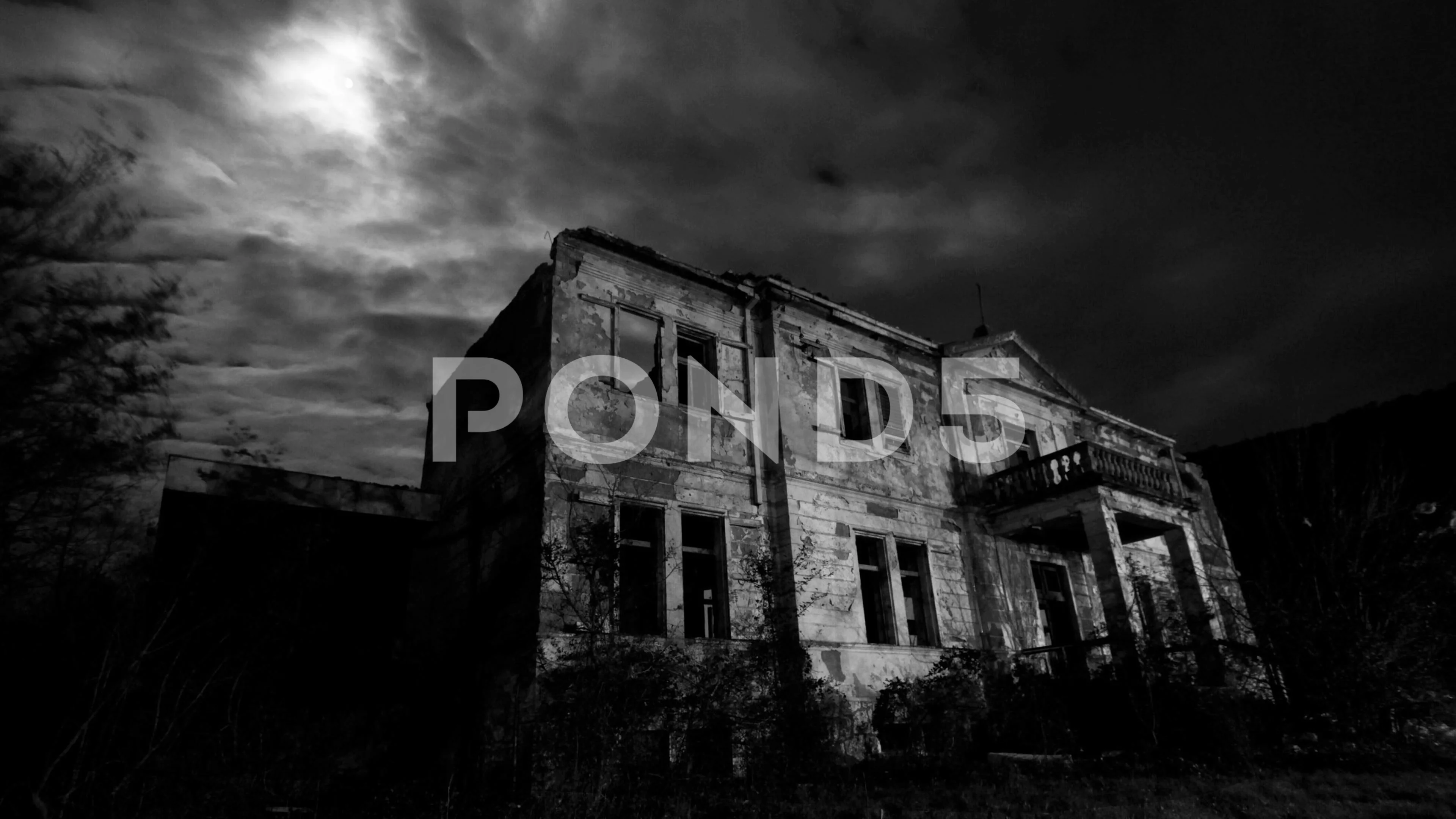 abandoned haunted hotels