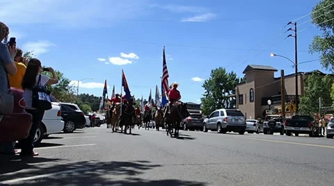 Horsemen on parade Stock Footage 39052788