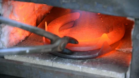 Horseshoe in a forge Video stock 33533823