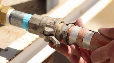 Hose attach  Vídeo Stock 26146507