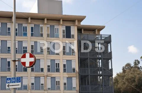Hospital exterior Stock Photos