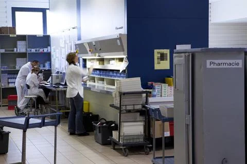  Hospital pharmacy Ordering and computerized management of drugs, rotative... 스톡 사진