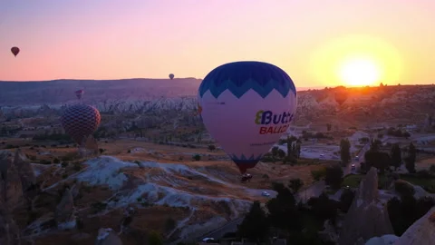 Hot Air Balloon Close View In Cappadocia Vidéo 143263144