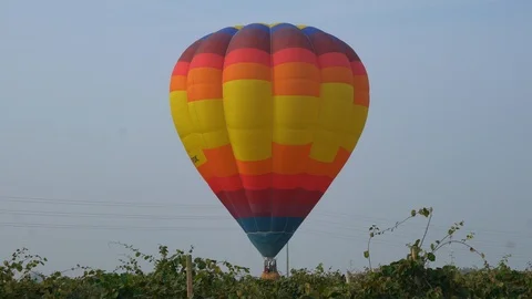 Hot air balloon 動画素材 120220588