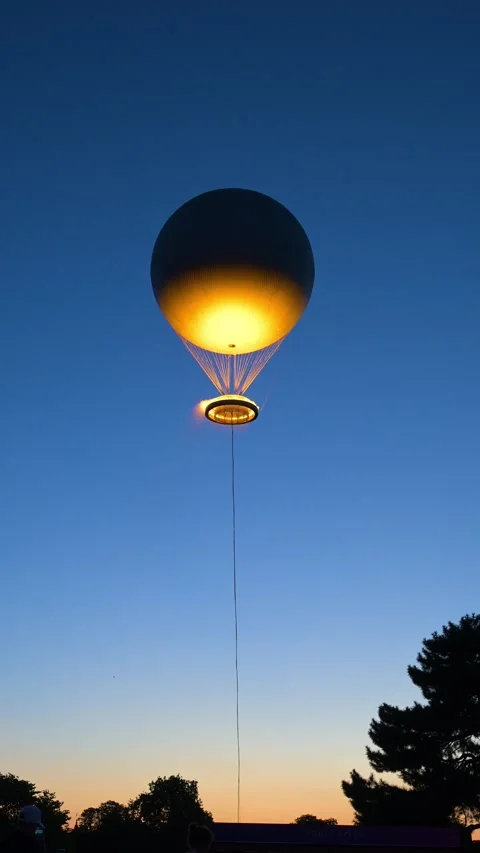 Hot air balloon Stock Footage 327971043