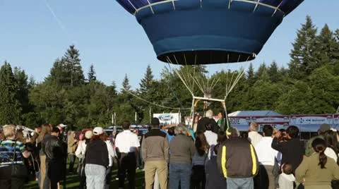 Hot Air Balloon Taking Off Stock-Footage 8926213