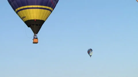 Hot air balloons on background of cloudless sky Video stock 50121657