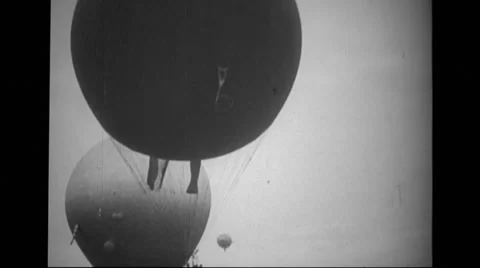 Hot air balloons flying Stock Footage 39932528
