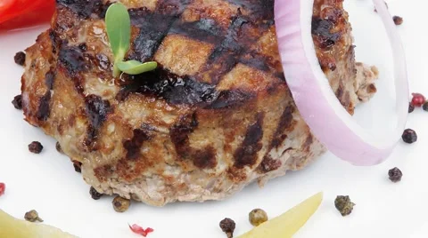 Hot beef meat hamburger dinner on white plate Vídeos de archivo 48635135