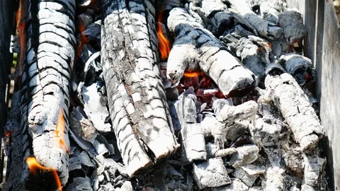 Hot burning charcoal Vídeo Stock 87610491