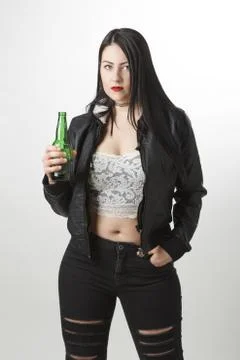 Hot chick with a beer Stock-Fotos