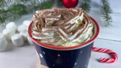 Hot Chocolate with marshmallows and cocoa powder Video stock 249269552