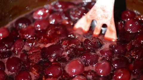 Hot cooking cherry fruit jam. 스톡 동영상 132440127