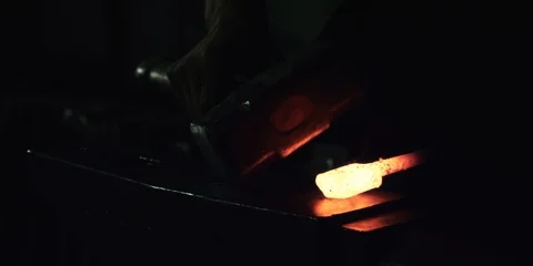 Hot metal processing 動画素材 104323472