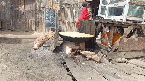 Hot Oil Spilling While Frying Fish By Zango Road Kano Nigeria Видео 327368579