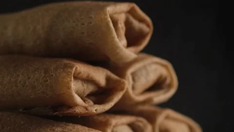 Hot pancakes on black background Vidéo 169182189