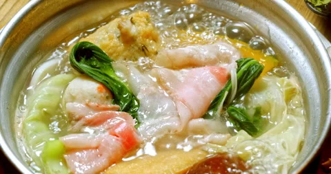 Hot pot dish with fresh vegetables and tofu Vídeo Stock 328442707