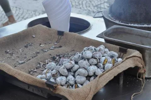 Hot roasted chestnuts. 写真素材