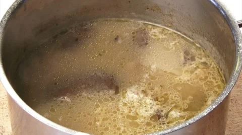 Hot soup in the pot Video stock 10773335