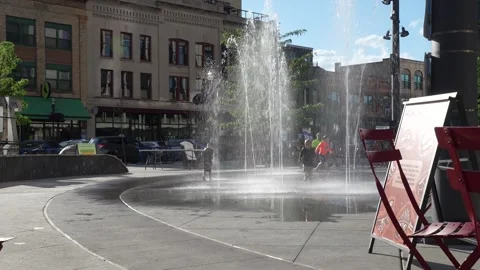 A hot summer day. Vídeos de archivo 313857068