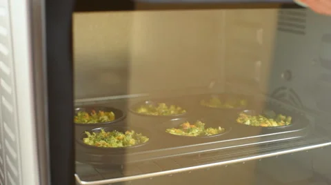Hot tasty muffins with broccoli for dinner. Cooking concept Video stock 68200595