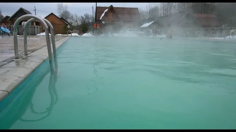 Hot winter pool Vídeos de archivo 94724383