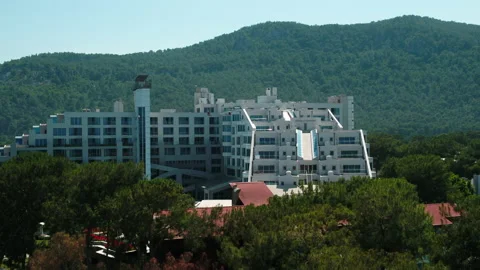 Hotel on the background of the mountains. Video stock 154847487