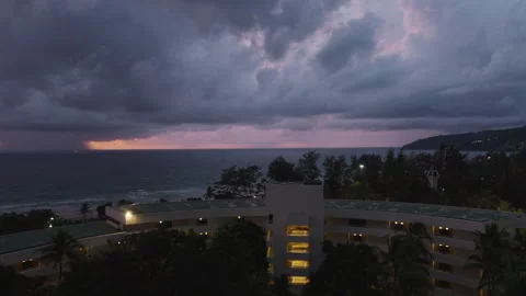 Hotel Building by Deep Blue Ocean Under Twilight Sky 스톡 동영상 337534097