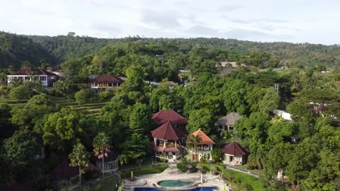 Hotel to hillside reveal Stock Footage 329896469