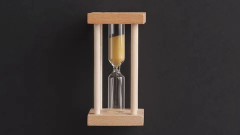 Hourglass on black background 스톡 동영상 96281167