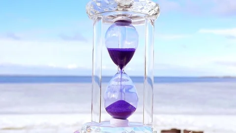 Hourglass. City on background 스톡 동영상 73953360